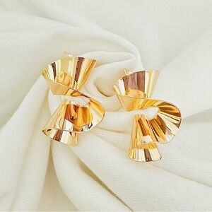 House of Harlow 1960 Retro Spiral Chunky Statement Gold Earrings